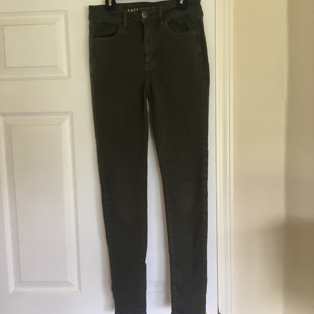 **SALE**A Pair of Cute Green American Eagle Jeans